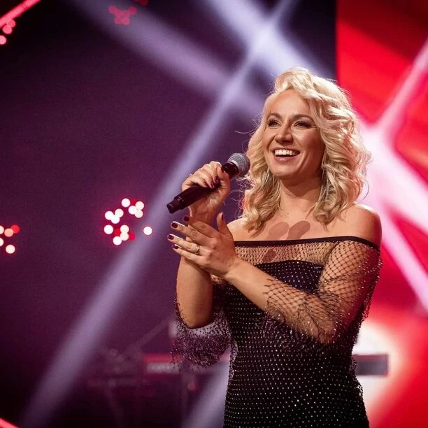 Córka Sławomira Świerzyńskiego - Bayer Full pokazała się bez makijażu! Nikola - Młoda gwiazda disco polo wygląda obłędnie?! 