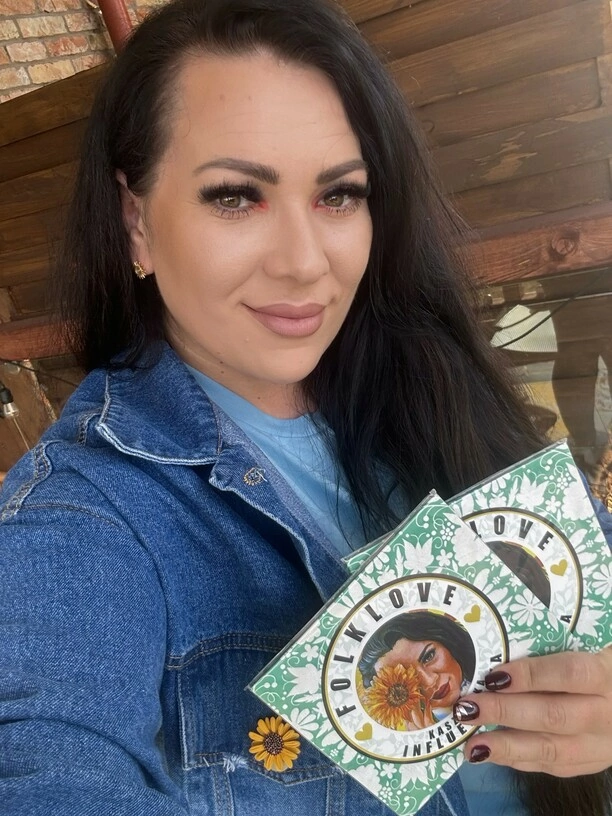 Kaszubska Influencerka podbija scenę! 5 koncertów w jeden weekend – Karolina Stankowska bezkonkurencyjna na Kaszubach!
