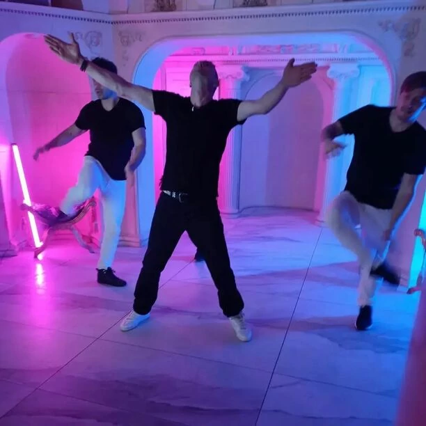 Młodości smak przepustką do wielkiej kariery w disco polo?! Fires i Rajmund zaskakują fanów! 