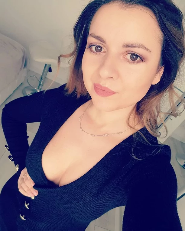 Wokalistka disco polo w niezwykłej stylizacji! To zestawienie kolorystyczne okaże się hitem lata?!