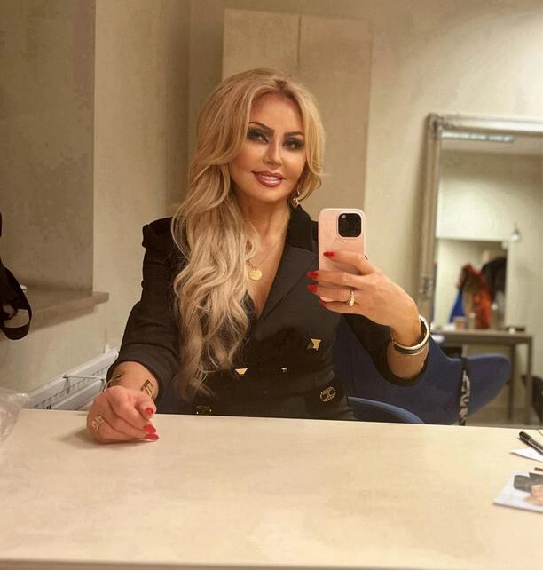 65-Letnia Teresa Werner zachwyca na zdjęciach! Co za dekolt!