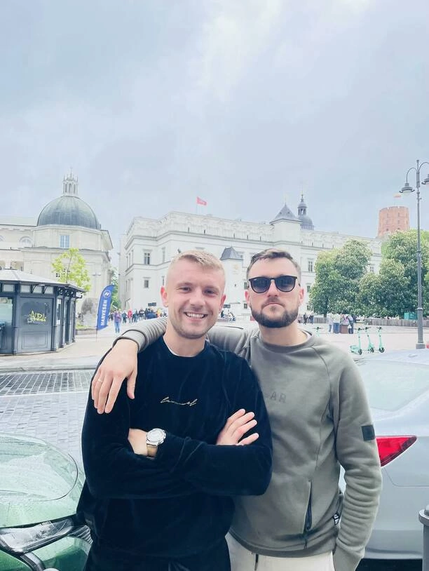 Duet?! Karol Zawrotniak Defis na koncercie z BRATEM w Wilnie! Gwiazdor disco polo skradł show! 