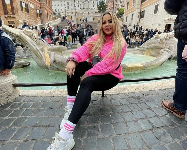 Paula Karpowicz z zespołu Topky spełniła wielkie marzenie! Gwiazda disco polo zachwyca zdjęciami z Rzymu! 
