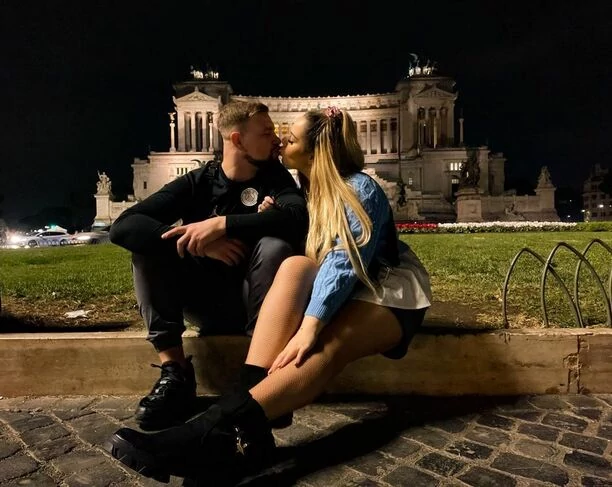 Paula Karpowicz z zespołu Topky spełniła wielkie marzenie! Gwiazda disco polo zachwyca zdjęciami z Rzymu! 