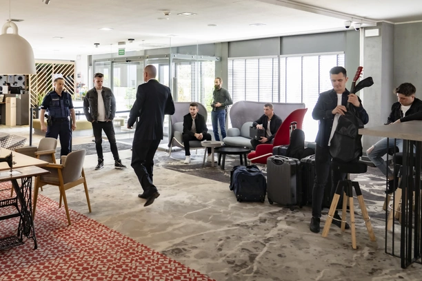 Zespół MAX z Jankowej w finałowym odcinku „Policjantek i Policjantów”! Takiego debiutu nikt się nie spodziewał