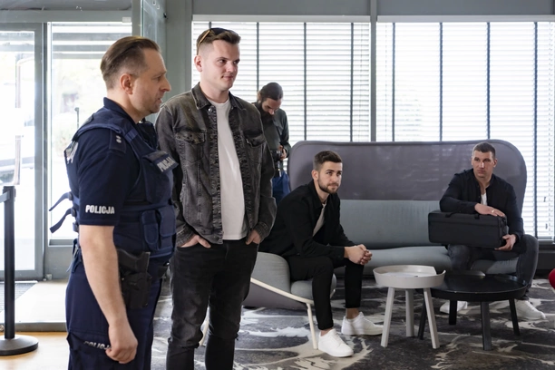 Zespół MAX z Jankowej w finałowym odcinku „Policjantek i Policjantów”! Takiego debiutu nikt się nie spodziewał