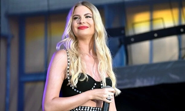 Zjawiskowe wokalistki disco polo z zespołu Szpilki zachwycają wymyślną stylizacją! Jest ogień?! To najpiękniejsze kobiety w disco polo?