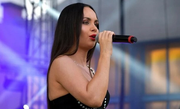 Zjawiskowe wokalistki disco polo z zespołu Szpilki zachwycają wymyślną stylizacją! Jest ogień?! To najpiękniejsze kobiety w disco polo?