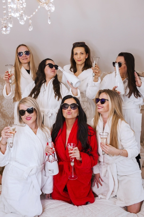 Wieczór panieński gwiazdy disco polo! Mała czarna ostro imprezowała! Zobaczcie fotki!