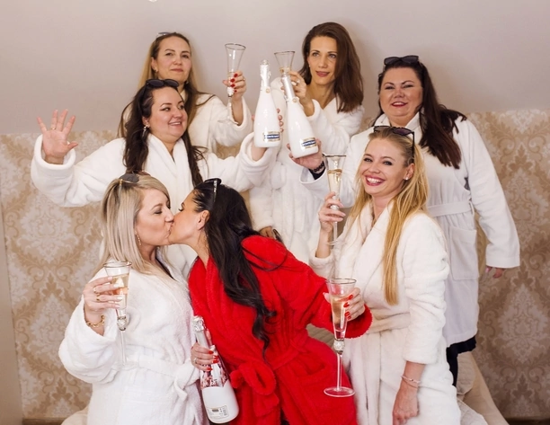 Wieczór panieński gwiazdy disco polo! Mała czarna ostro imprezowała! Zobaczcie fotki!