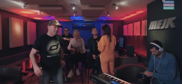 Elwira i Mariusz Mejk jak mieszkają?! Swój dom postawili sami od podstaw.