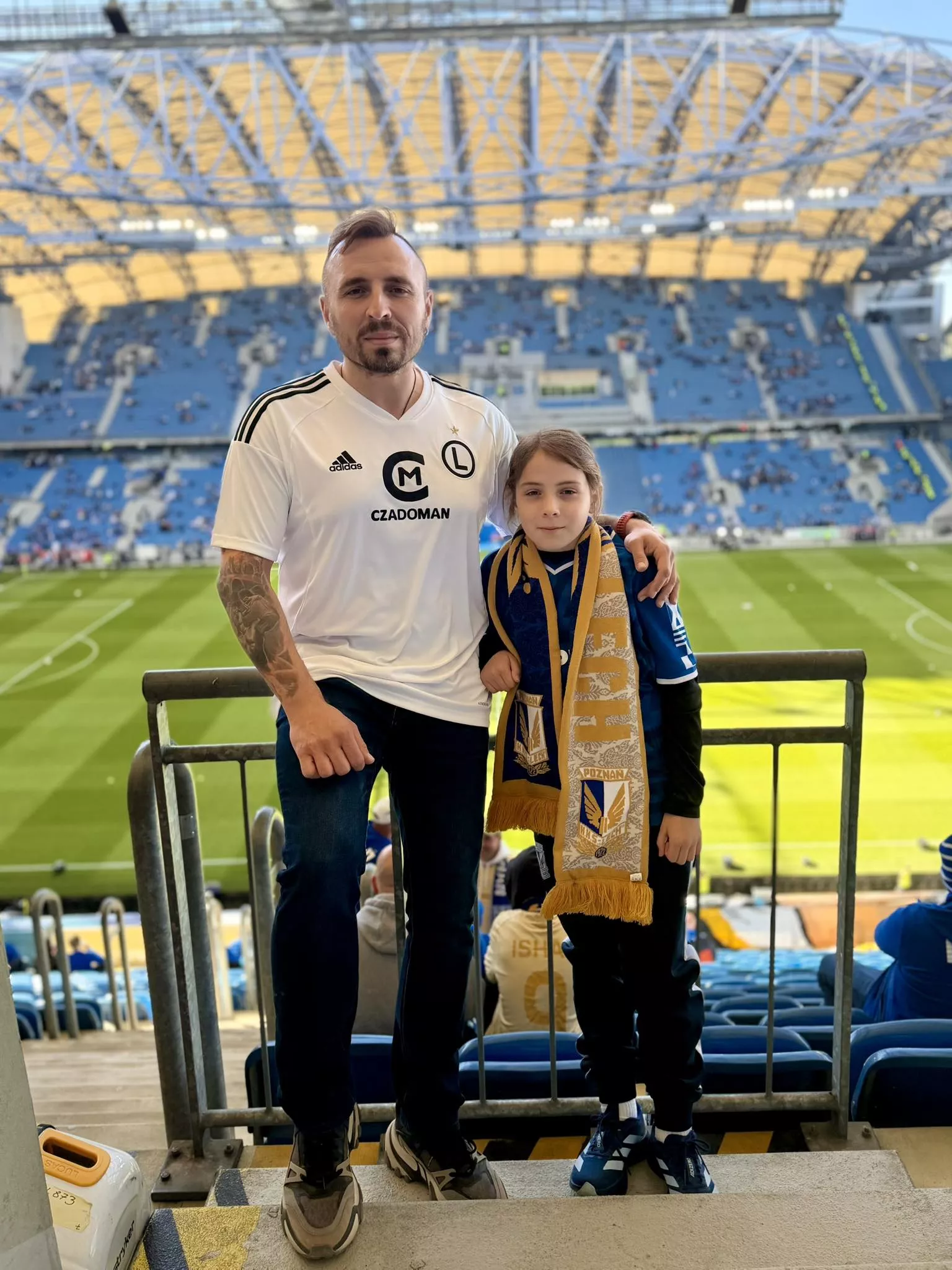 Czadoman pojawił się z córką Polą na meczu Lech - Legia