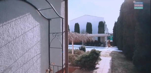 Co skrywa WIELKA posiadłość znanego muzyka disco polo? Robert Sasinowski Skaner pokazuje wnętrze swojego domu! 