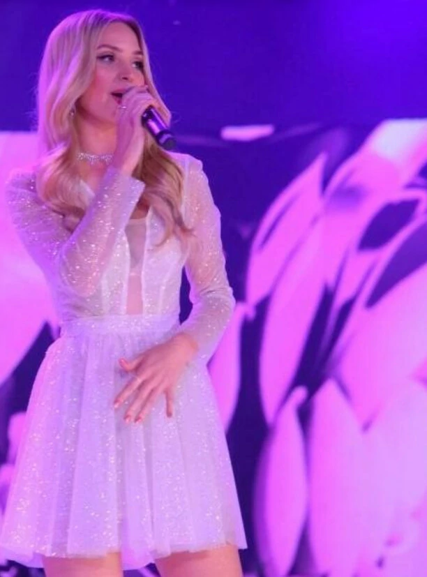 Natalia Siemieniecka z Top Girls wygląda niczym anioł! To najpiękniejsza wokalistka disco polo?