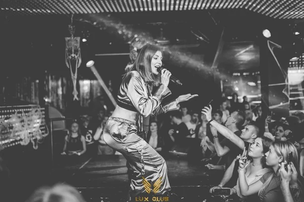 Głęboki dekolty i ponętne stroje gwiazdy disco polo! Dziewczyny z Top Girls wyglądają nieziemsko!