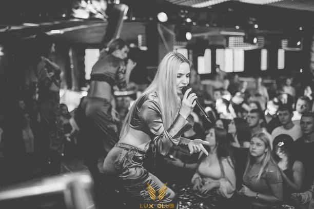 Głęboki dekolty i ponętne stroje gwiazdy disco polo! Dziewczyny z Top Girls wyglądają nieziemsko!