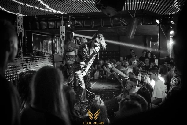 Głęboki dekolty i ponętne stroje gwiazdy disco polo! Dziewczyny z Top Girls wyglądają nieziemsko!