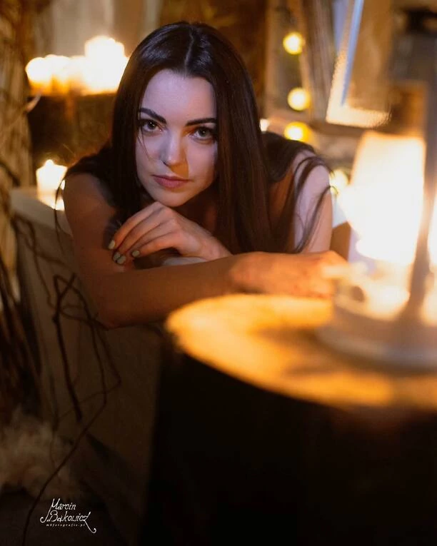 To najgorętsza publikacja w tym roku?! Angelika Żmijewska Topky w ponętnej bieliźnie! | ZDJĘCIA