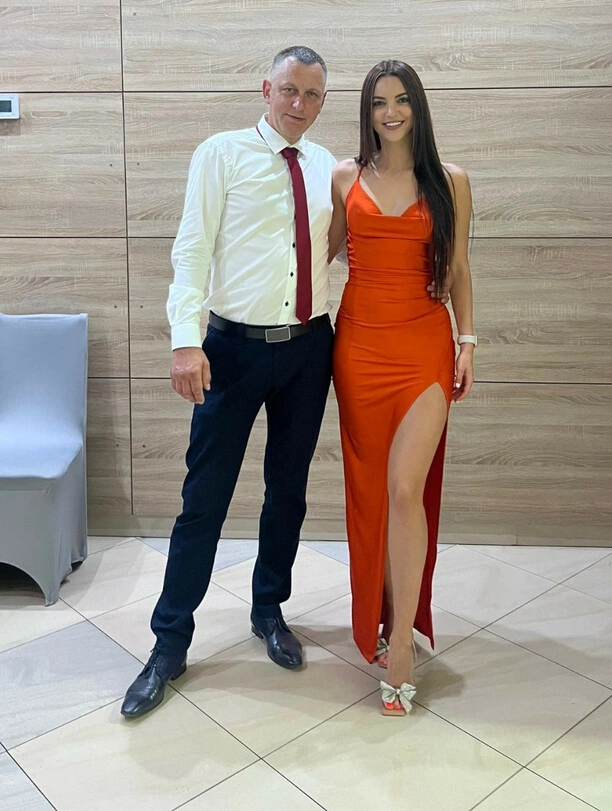 Angelika Żmijewska z Topky zaprezentowała swoich rodziców: Wokalistka disco polo odziedziczyła urodę po mamie!