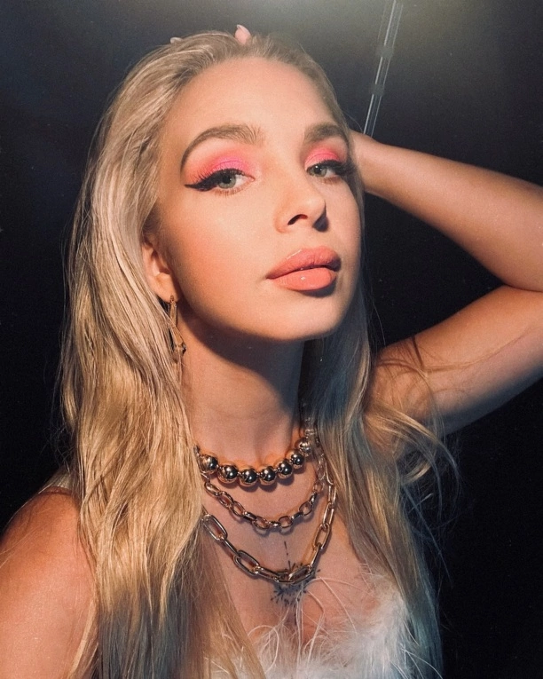 Natalia Siemieniecka Top Girls kusi odważnym tatuażem i głębokim dekoltem – zobacz, co pokazała na Instagramie!