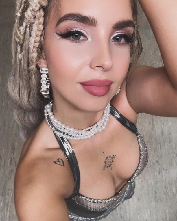 Natalia Siemieniecka Top Girls kusi odważnym tatuażem i głębokim dekoltem – zobacz, co pokazała na Instagramie!