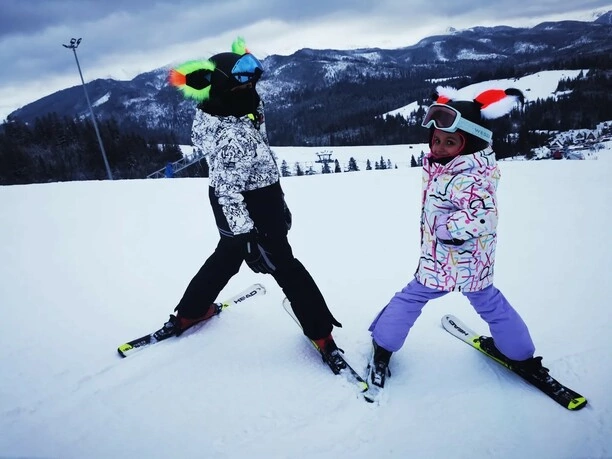 Nikola Dutkiewicz – Gwiazda Disco Polo córka lidera Bayer Full odpoczywa w górach 