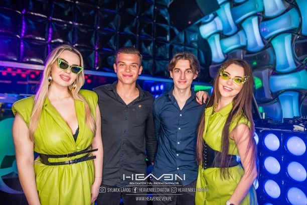 Paula Karpowicz Topky z mocno wyeksponowanym biustem! Tak gwiazda disco polo dba o swój wizerunek! Wygląda przecudownie | ZDJĘCIA