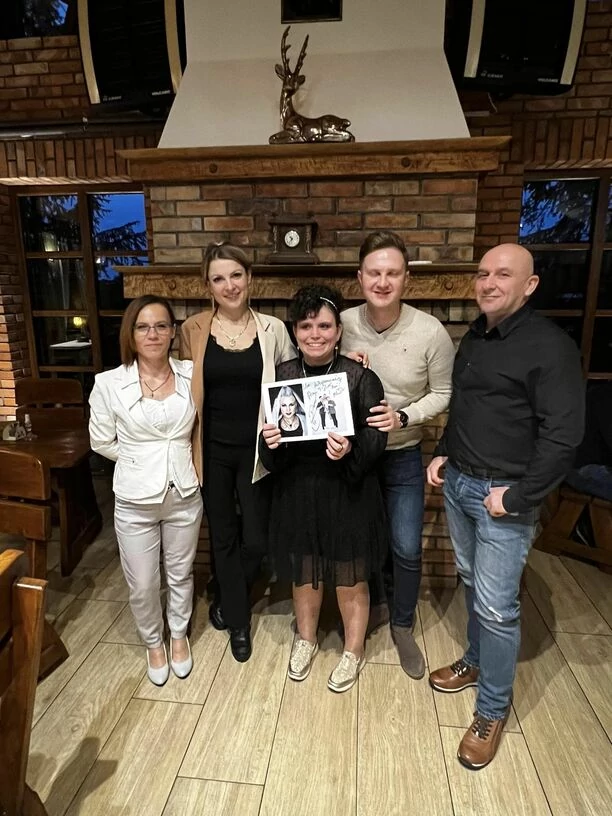 Zespół Piękni i Młodzi oraz Magdalena Narożna sprawili, że jedna fanka przelała morze łez szczęścia! Co się stało?