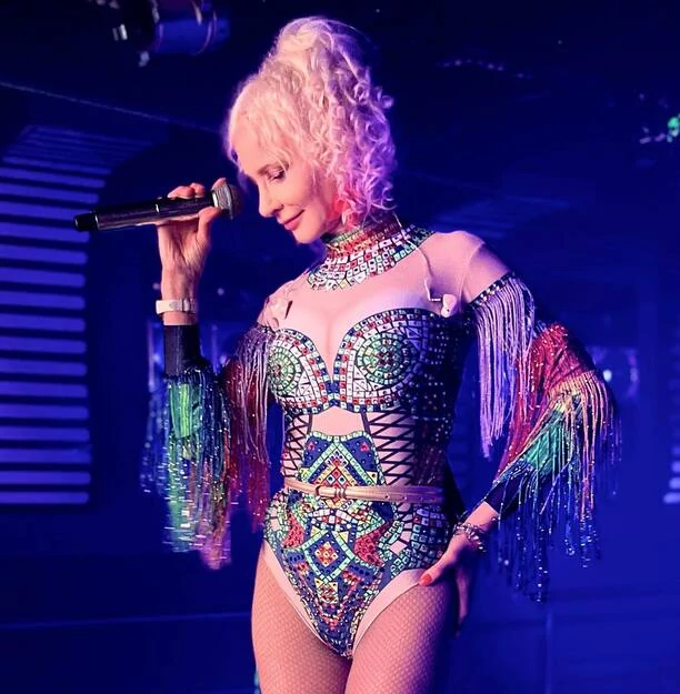 Gwiazda disco polo - Elwira Mejk zachwyca kontrowersyjnym koncertowym strojem! Co zrobiła, że wszyscy mówią o niej teraz