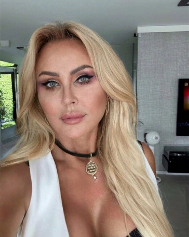 Teresa Werner Szokuje Nową Letnią Stylizacją! Internauci w Szoku - Zobacz Zdjęcia