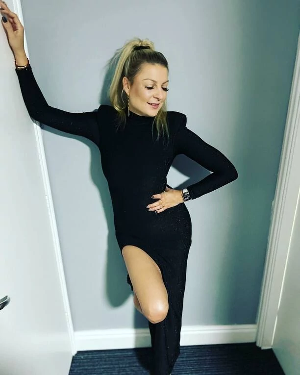 Królowa disco polo Magdalena Narożna w kuszącej odsłonie! Tak gwiazda disco polo zdobywa uwagę innych!  Zdjęcia hitem sieci!