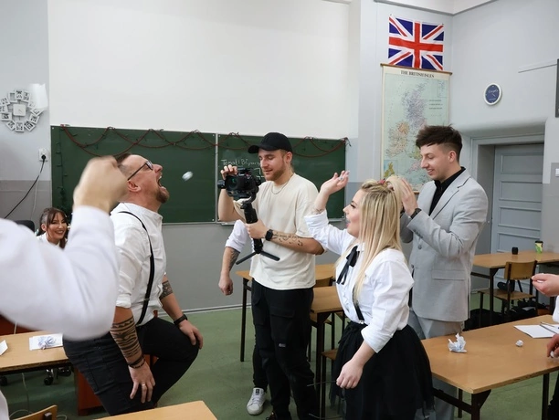 Greso z nową produkcją pt. „Błyszczyk„. Nowa produkcja z wielkimi gwiazdami! 