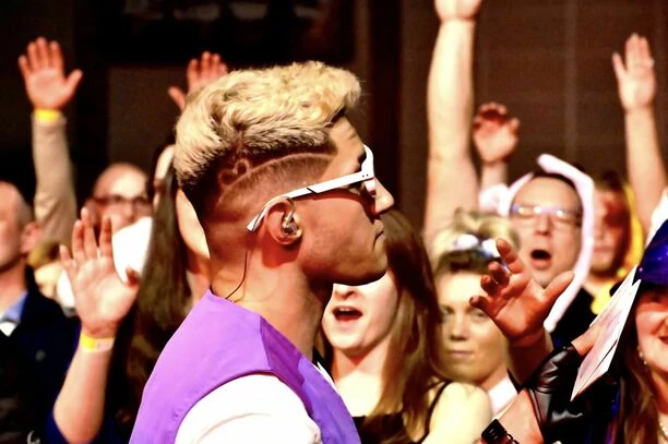 Roztańczony Będzin 2023: Ekscytujące show, szalone tłumy i mnóstwo gwiazd disco polo! [FOTORELACJA]