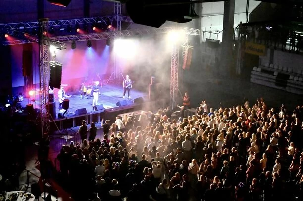 Roztańczony Będzin 2023: Ekscytujące show, szalone tłumy i mnóstwo gwiazd disco polo! [FOTORELACJA]