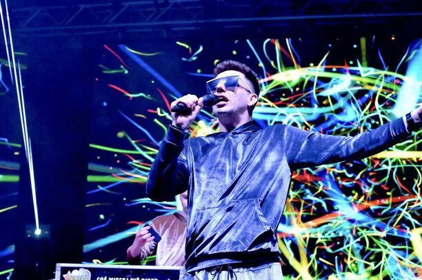 Roztańczony Będzin 2023: Ekscytujące show, szalone tłumy i mnóstwo gwiazd disco polo! [FOTORELACJA]