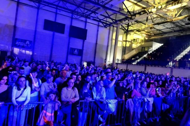 Roztańczony Będzin 2023: Ekscytujące show, szalone tłumy i mnóstwo gwiazd disco polo! [FOTORELACJA]