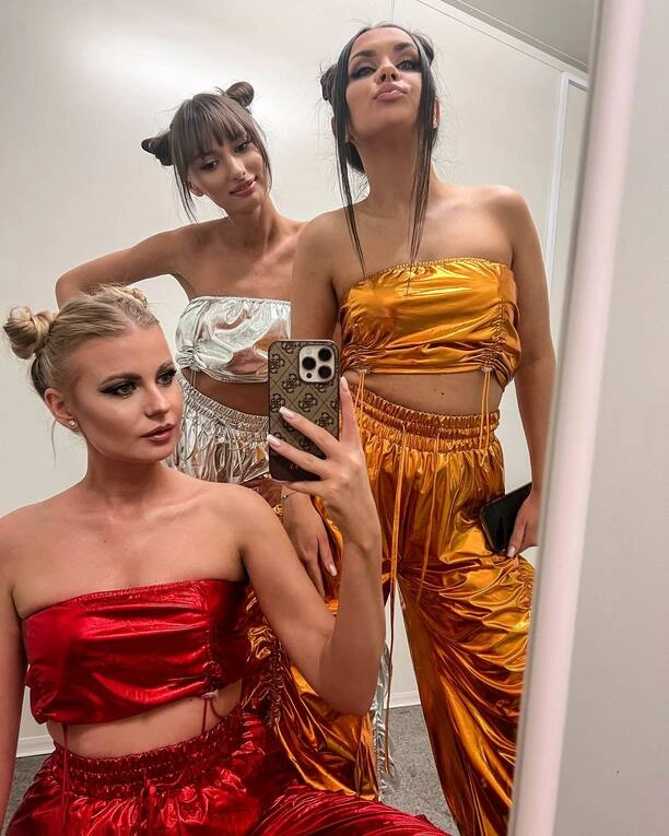 Szokujące stroje w disco polo! Zespół Szpilki opanował scenę swoimi niecodziennymi stylizacjami!