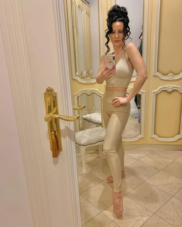 Gwiazda disco polo olśniła w skąpej stylizacji! Nie każdy by się na nią odważył! 