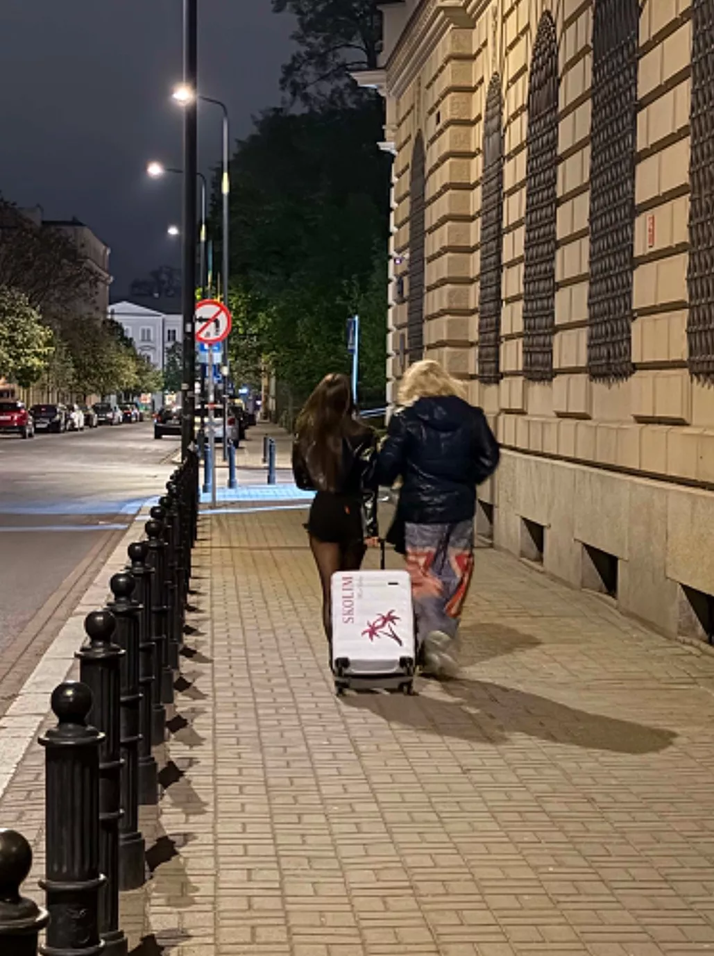 Skolim przyłapany w Warszawie z tajemniczą brunetką! Już nie jest singlem?!