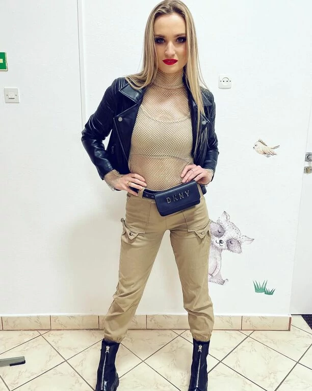 Fani ślą Jej komplementy ”Bogini” Popularna wokalistka disco polo zachwyca stylizacją, która pięknie podkreśliła jej ciało! 