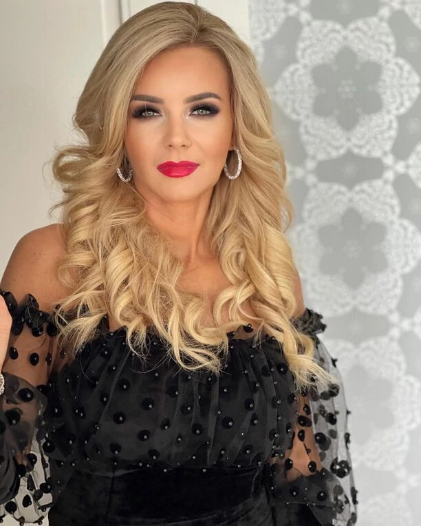 Śliczna gwiazda disco polo nie do poznania! Popularna artystka zaskoczyła nową fryzurą! Wygląda obłędnie!