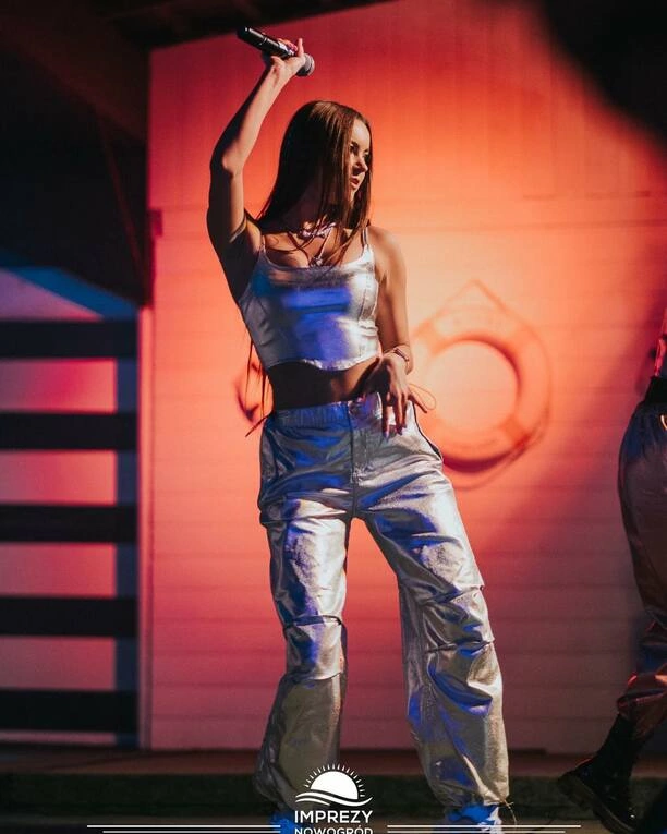 Angelika Żmijewska i jej cudowna uroda! Zobaczcie jak prezentuje się przepiękna wokalistka disco polo