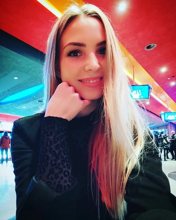 Nowa gwiazda zespołu Top Girls zachwyca boskim ciałem! Przepiękna Natalia wygląda jak milion dolarów!