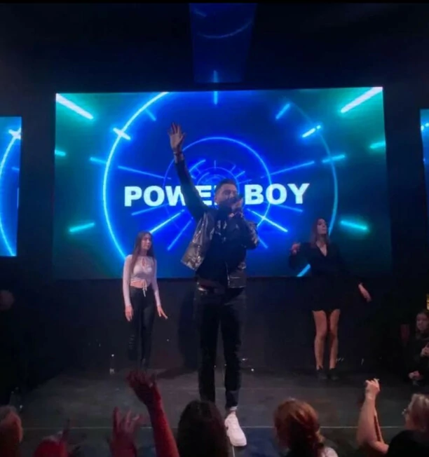 Power Boy - Artur Suchcicki i jego spontaniczny koncert w Siedlcach | Zdjęcia