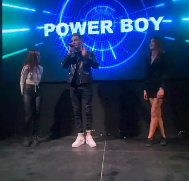 Power Boy - Artur Suchcicki i jego spontaniczny koncert w Siedlcach | Zdjęcia
