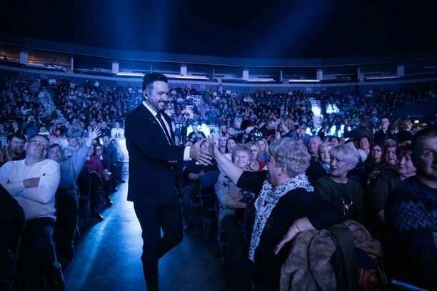 Wielkie wyróżnienie dla zespołu Andre w Wilnie. Kilka tysięcy ludzi śpiewa sto lat! 


