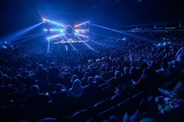 Wielkie wyróżnienie dla zespołu Andre w Wilnie. Kilka tysięcy ludzi śpiewa sto lat! 


