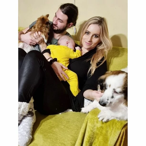 Znana wokalistka disco polo pokazała swoją rodzinę! Jak wyglądają jej najbliżsi?! Wzruszająca fotka chwyta za serce!