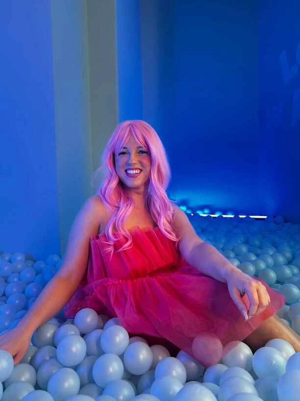 Wokalistka zespołu Shine królową disco polo?! Aleksandra Rybaczek w koronie podbija sieć! Czym zaskoczy?! 