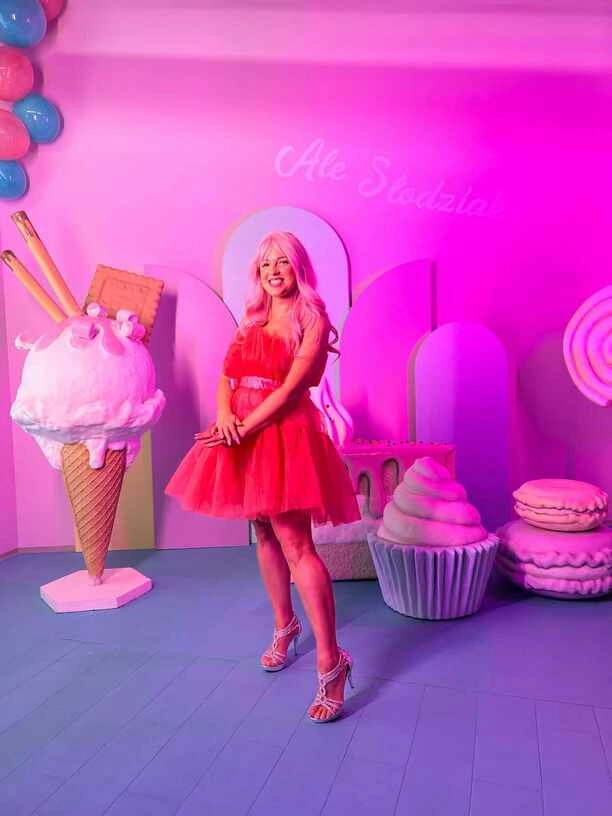 Wokalistka zespołu Shine królową disco polo?! Aleksandra Rybaczek w koronie podbija sieć! Czym zaskoczy?! 